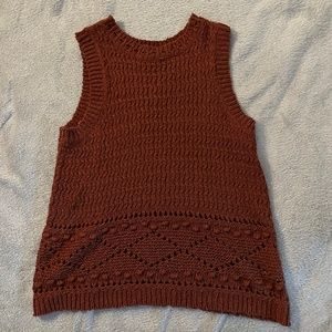 MAROON SWEATER VEST UNIVERSAL THREAD